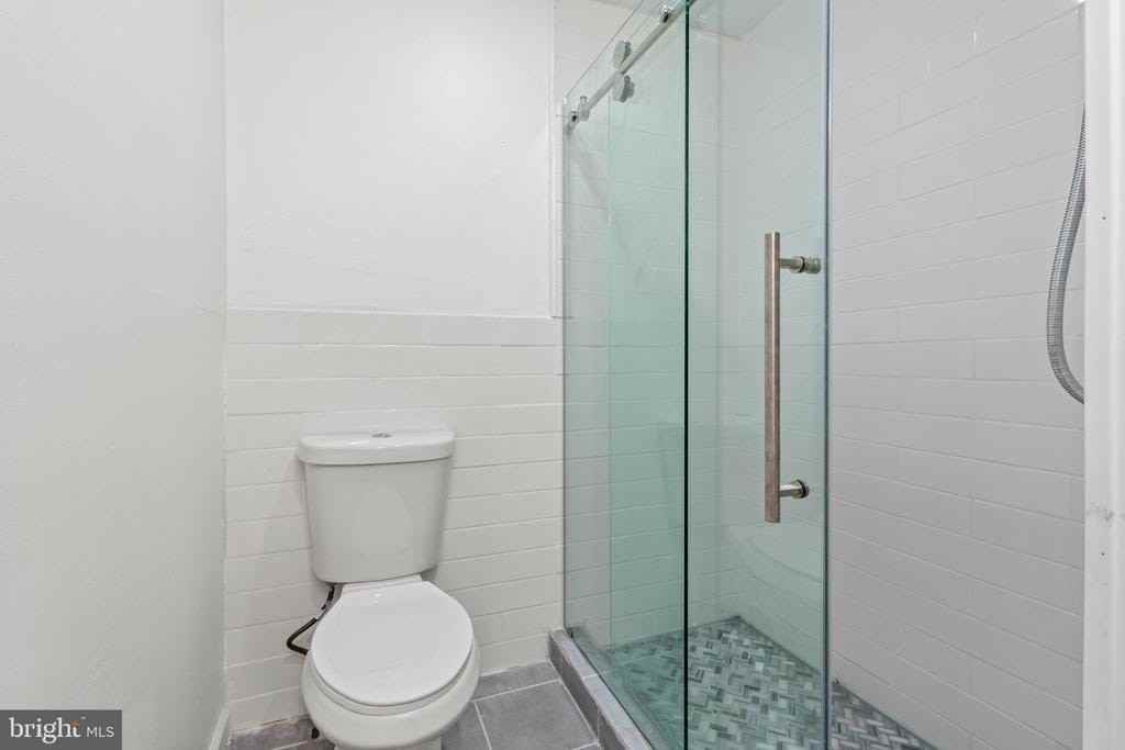 1602 S Broad St ## 00 - Photo 7 of 15