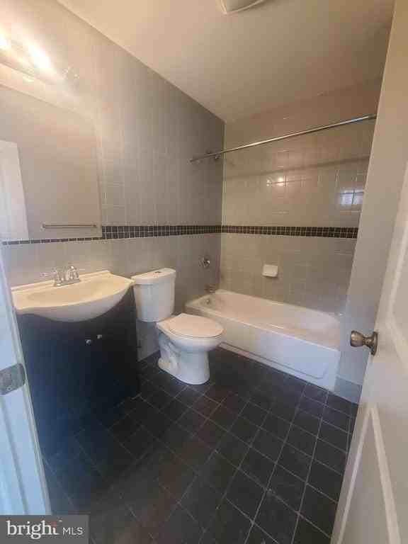 5052 Walnut St ## 54 - Photo 3 of 10
