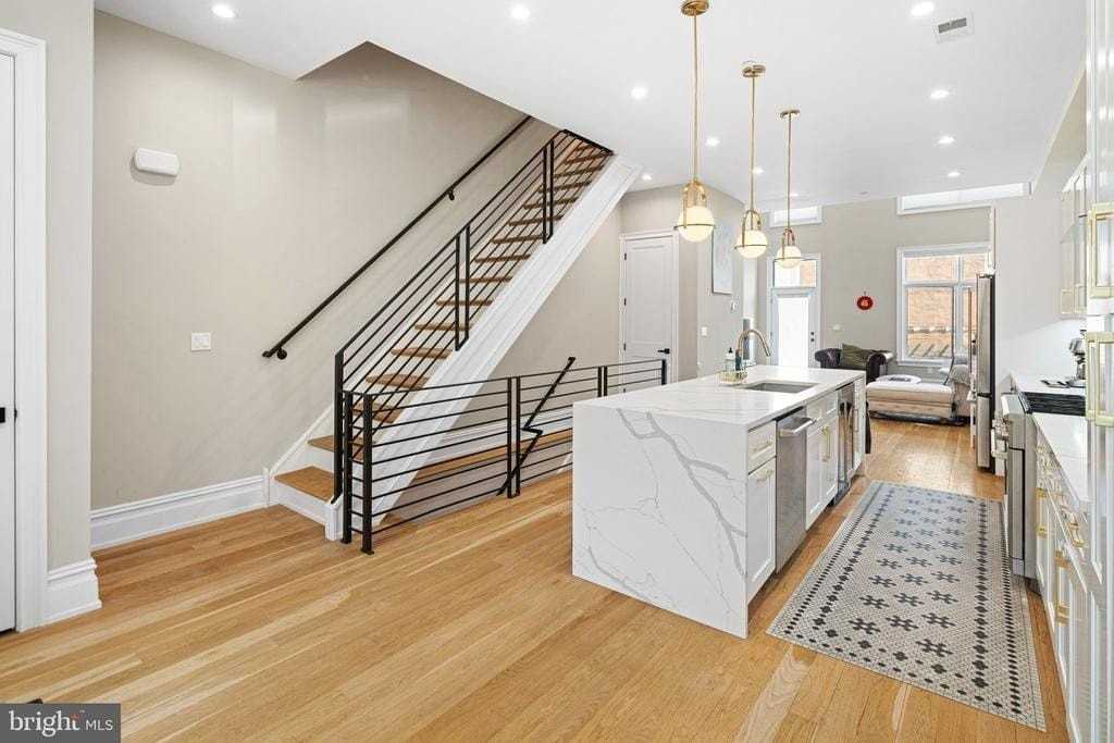 2525 Brown St - Photo 2 of 31