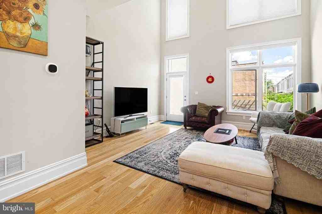 2525 Brown St - Photo 6 of 31