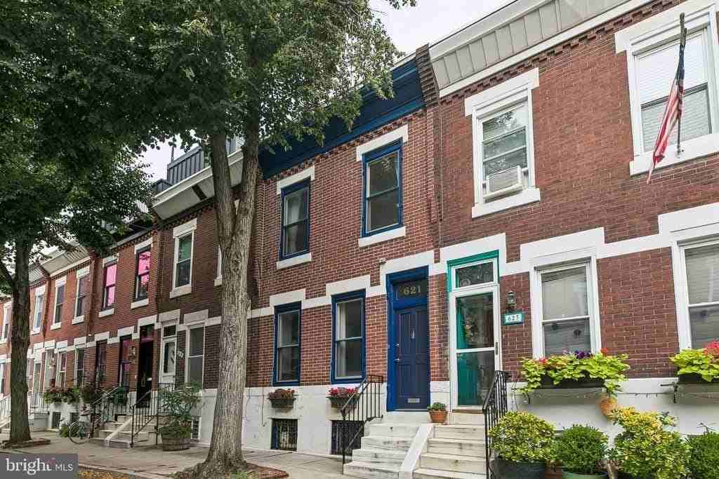 621 S Bambrey St - Photo 3 of 33