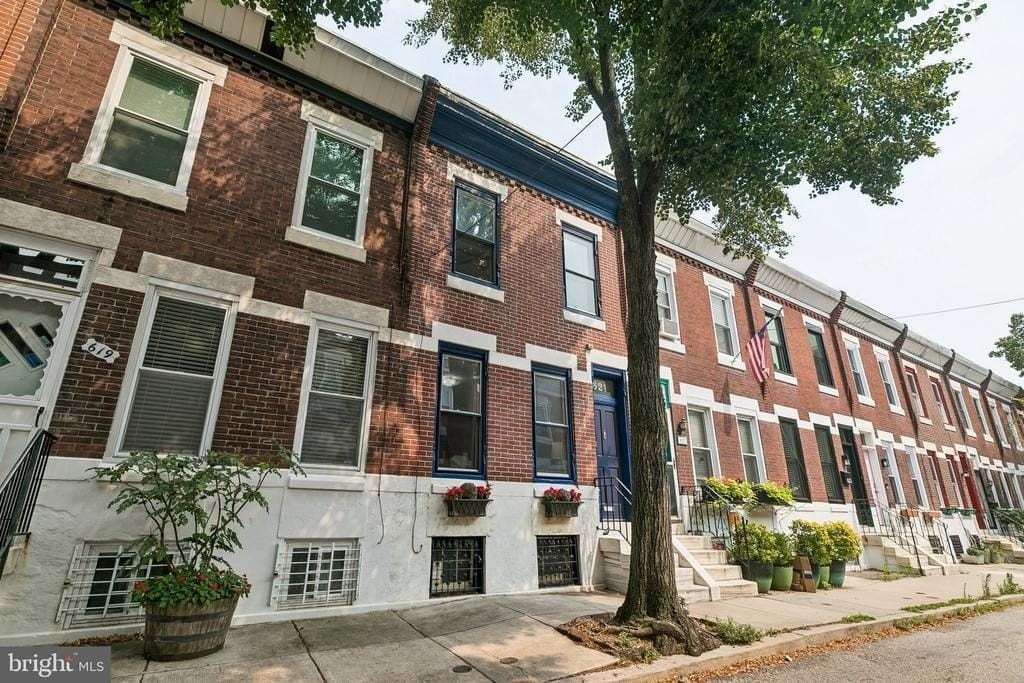 621 S Bambrey St - Photo 4 of 33