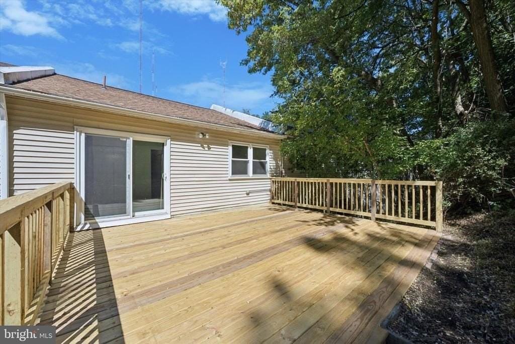 153 Parker Ave - Photo 3 of 25