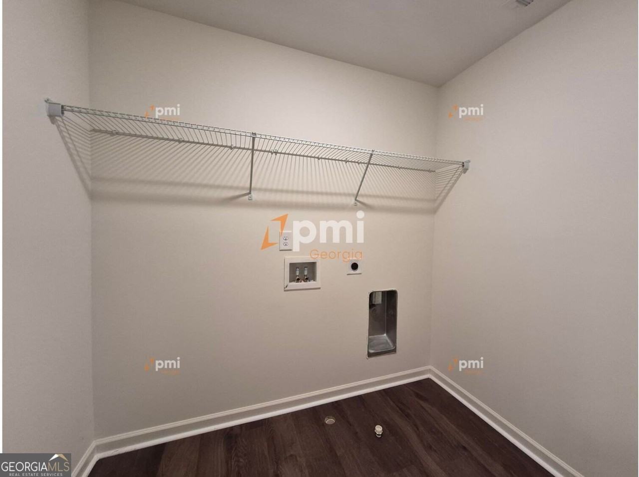 1081 Coldwater Dr - Photo 6 of 21