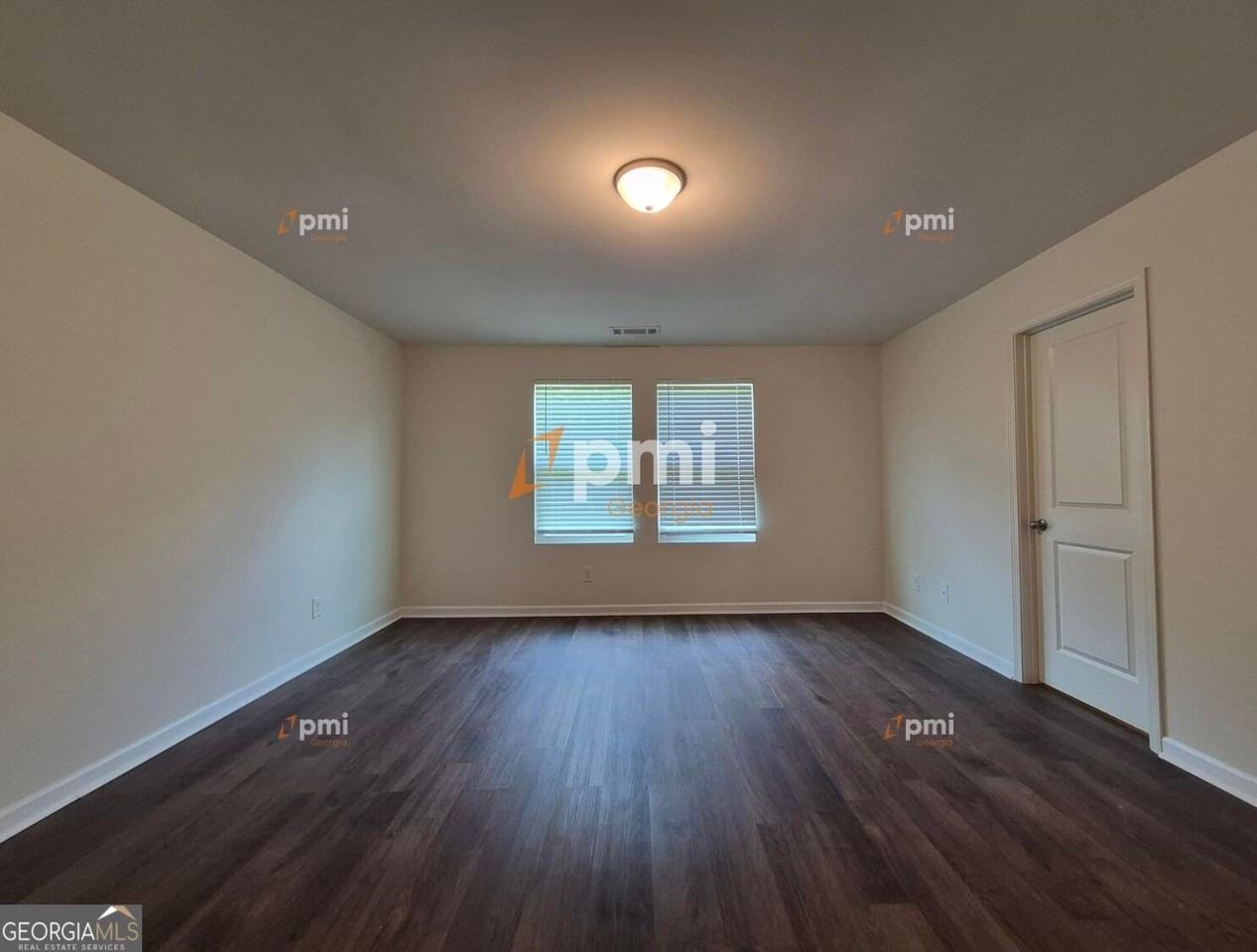 1081 Coldwater Dr - Photo 7 of 21