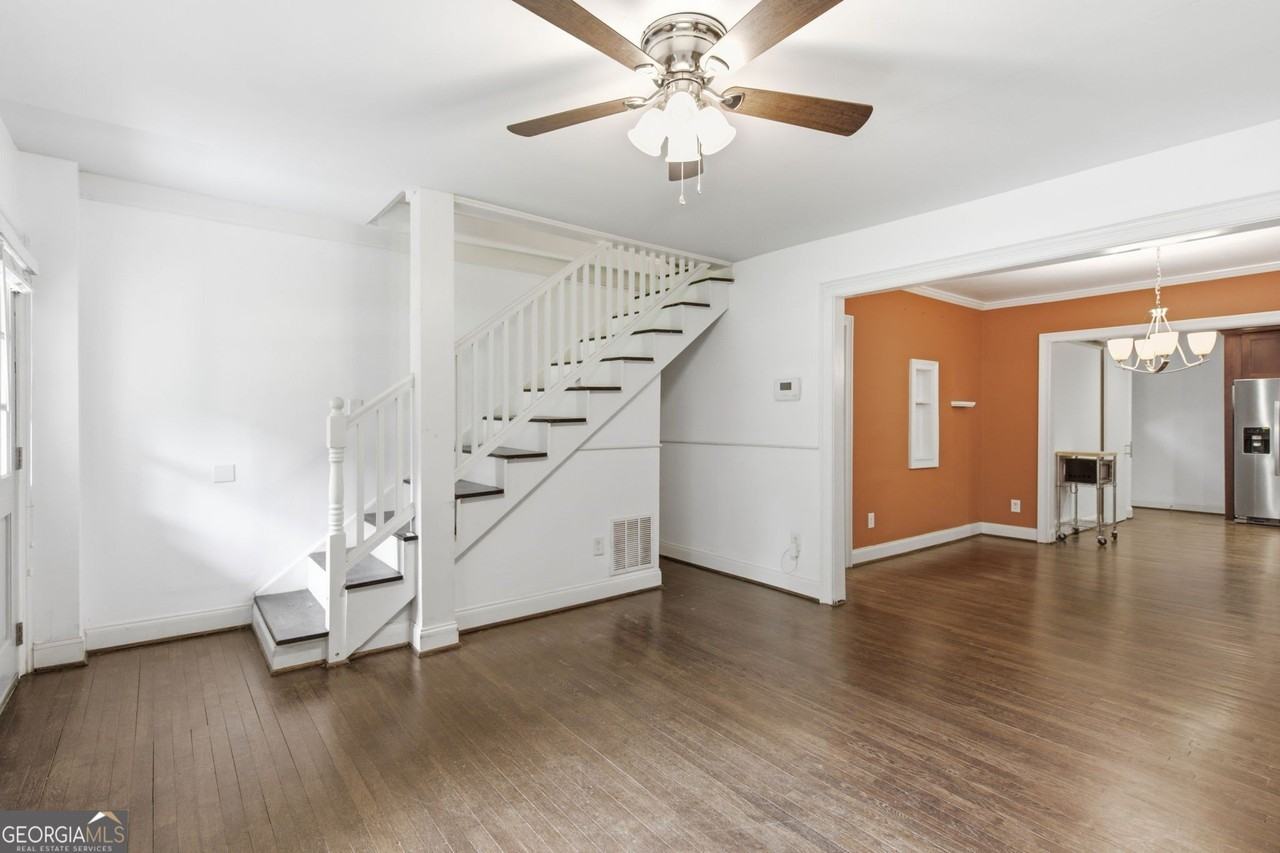 1669 Emerald Ave Sw - Photo 4 of 29