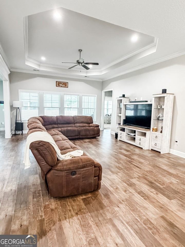 106 Pomegranate St - Photo 5 of 21