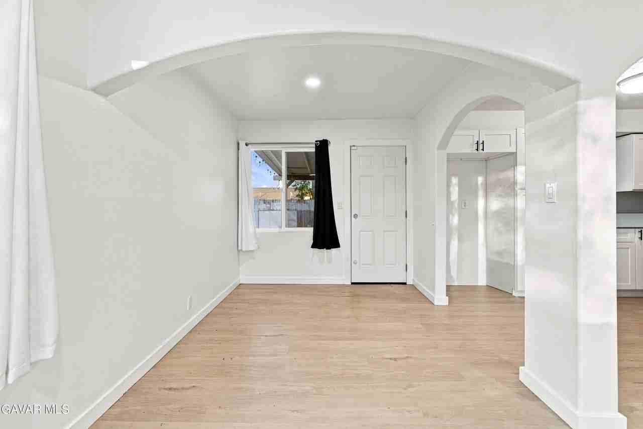38466 Sumac Ave - Photo 7 of 23