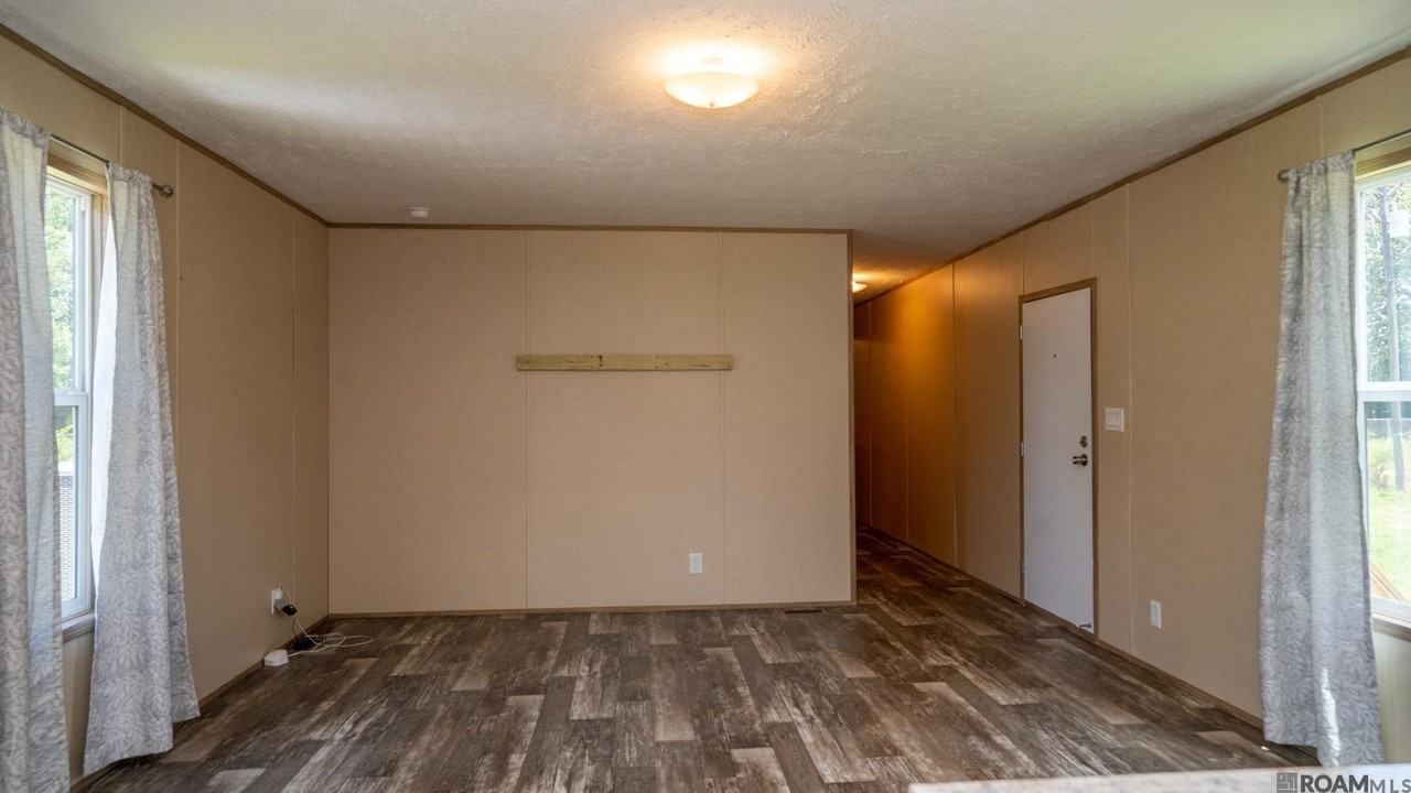 18789 Aydell Ln - Photo 2 of 11