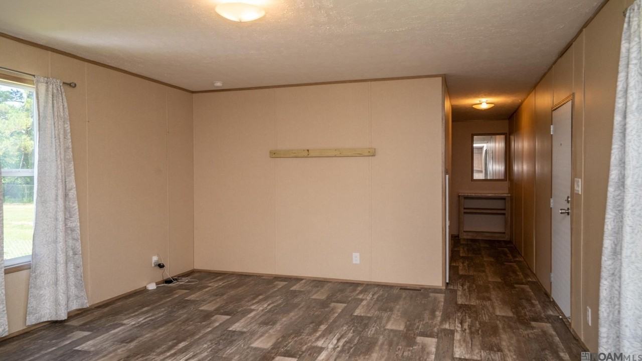 18789 Aydell Ln - Photo 3 of 11