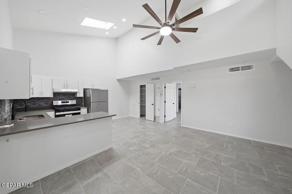 821 Los Lagos Way #B - Photo 4 of 26