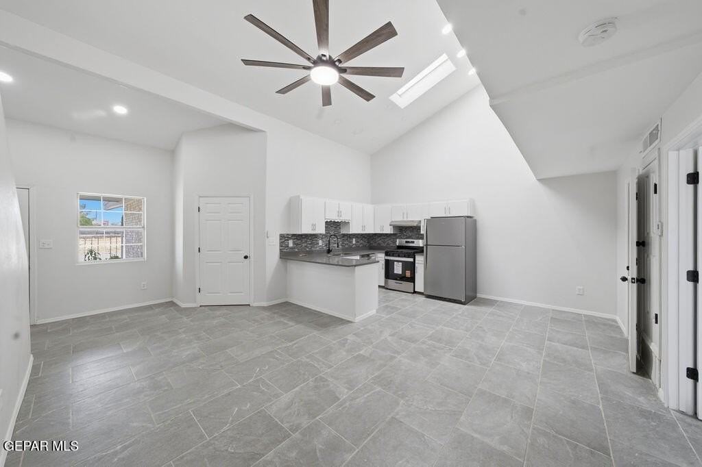 821 Los Lagos Way #B - Photo 5 of 26