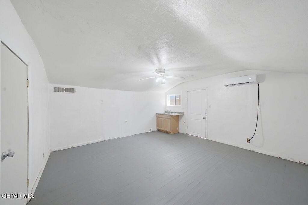 5833 Ybarra Ct - Photo 3 of 9