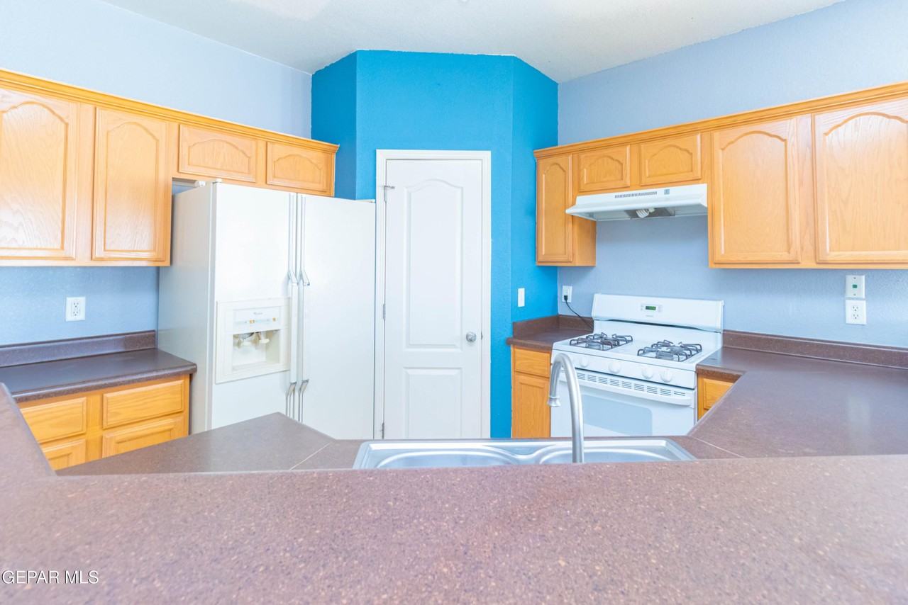 5917 Cielo Del Rey Pl #A - Photo 3 of 37