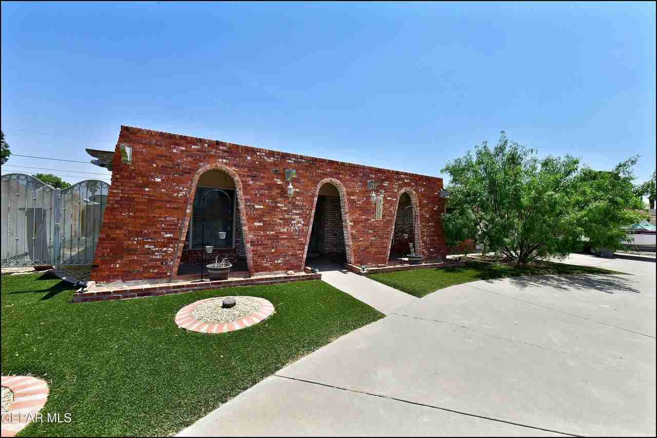 9125 Wh Burges Dr - Photo 2 of 50