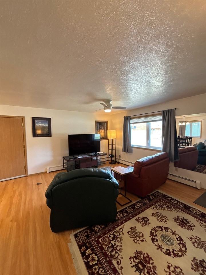 213 Yukon Dr - Photo 4 of 11