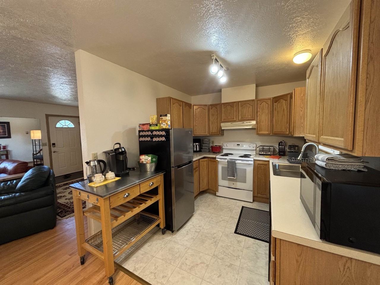 213 Yukon Dr - Photo 5 of 11