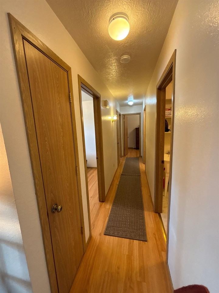 213 Yukon Dr - Photo 6 of 11