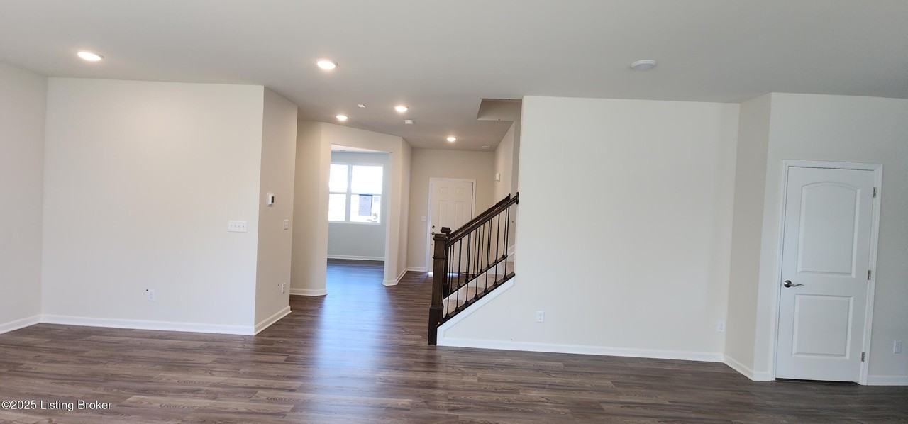 6508 Fair Ridge Ln - Photo 3 of 26