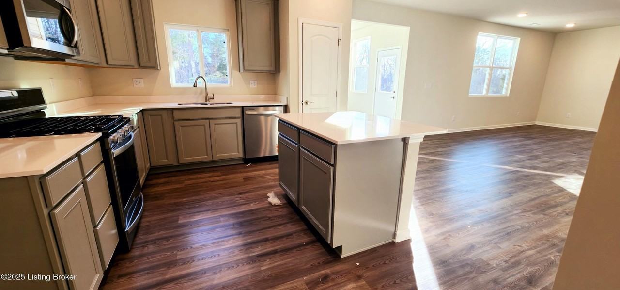 6508 Fair Ridge Ln - Photo 6 of 26