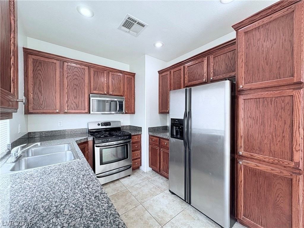 8141 Golden Flowers St - Photo 5 of 25