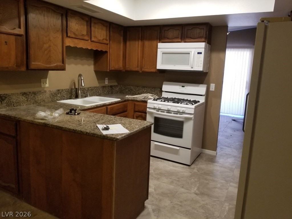 504 Grimsby Ave - Photo 2 of 17