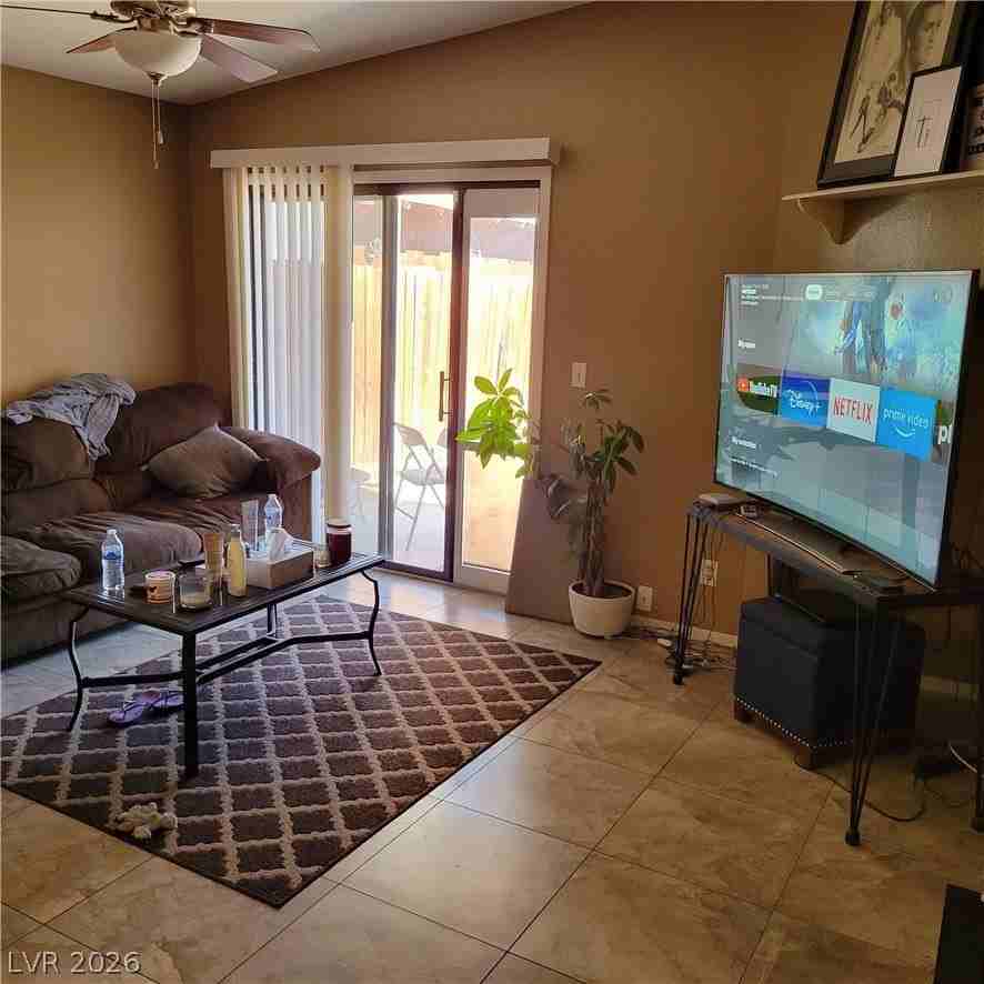 504 Grimsby Ave - Photo 6 of 17