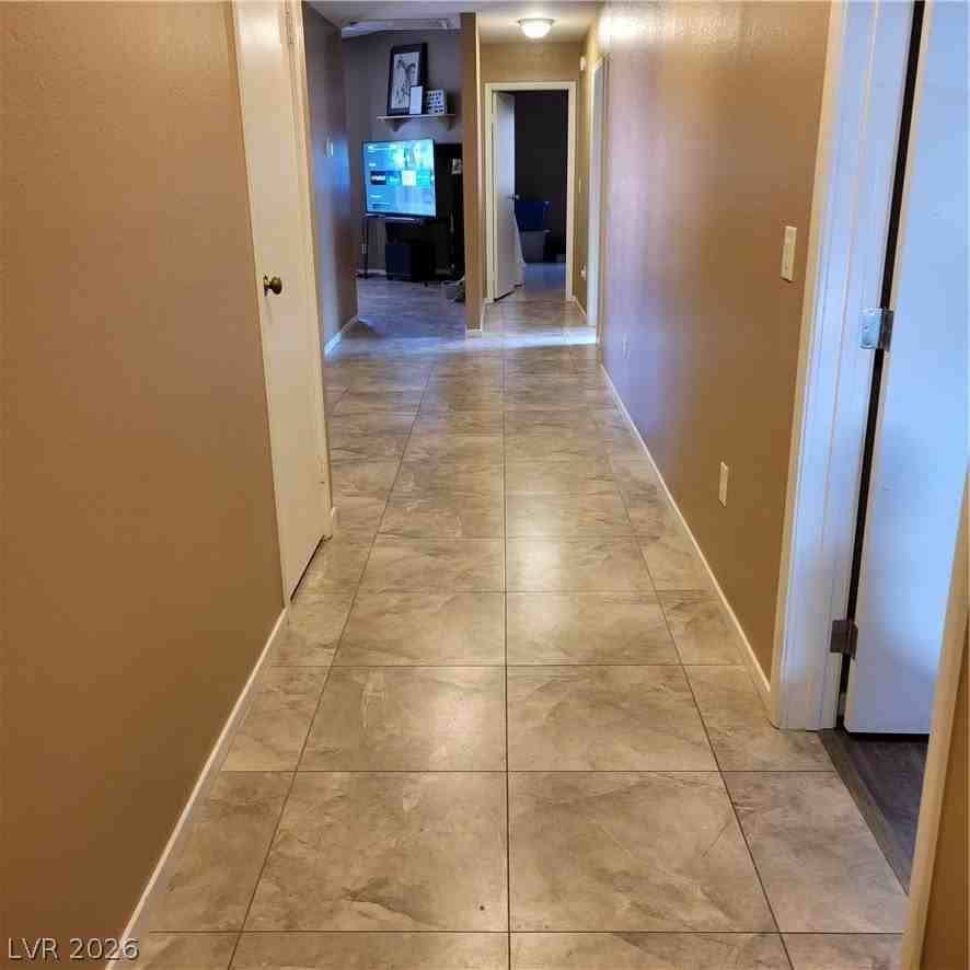 504 Grimsby Ave - Photo 7 of 17