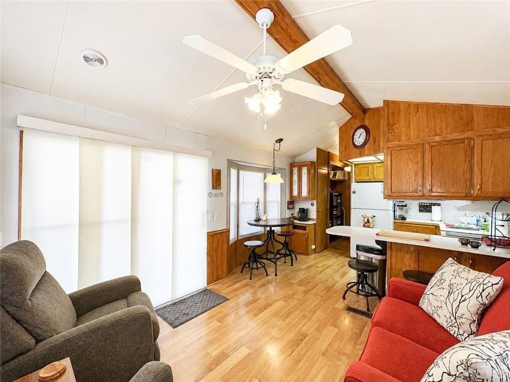212 London Ave - Photo 3 of 12