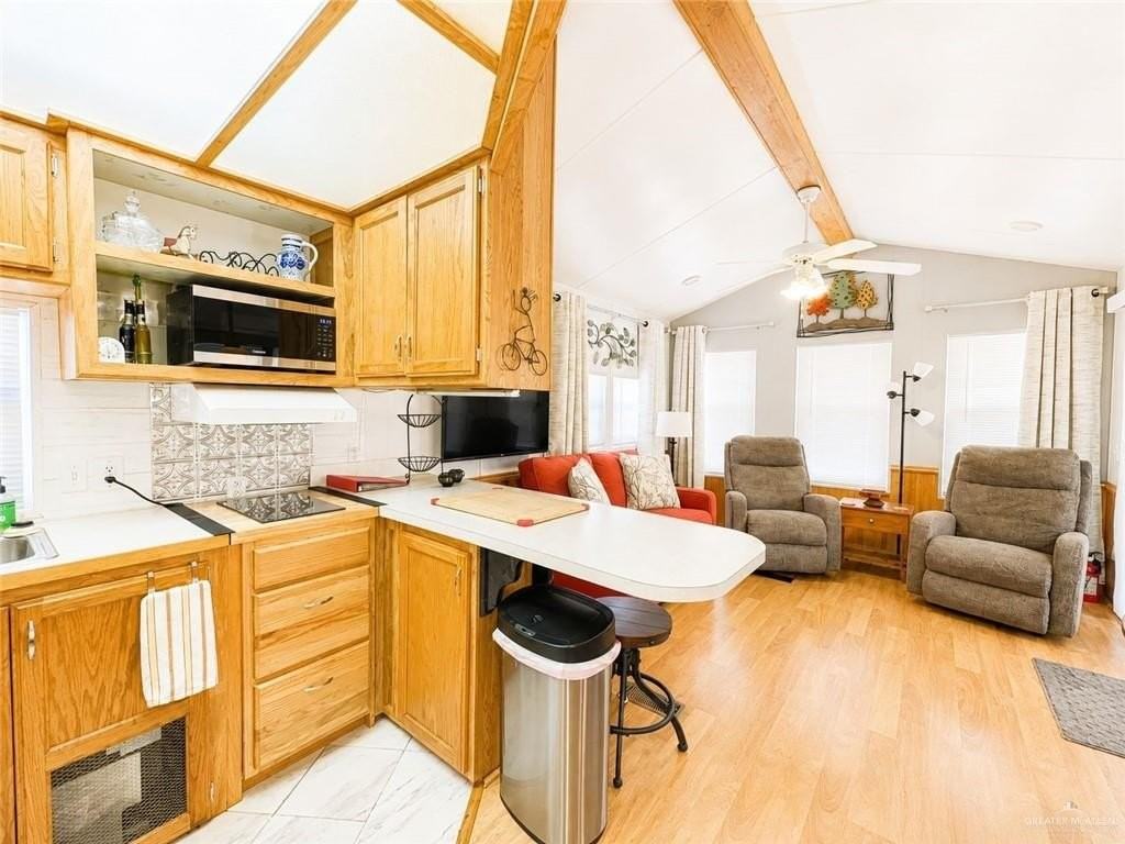 212 London Ave - Photo 7 of 12