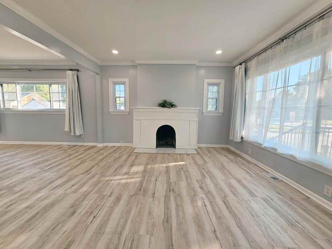 19000 Chandler Park Dr - Photo 2 of 6
