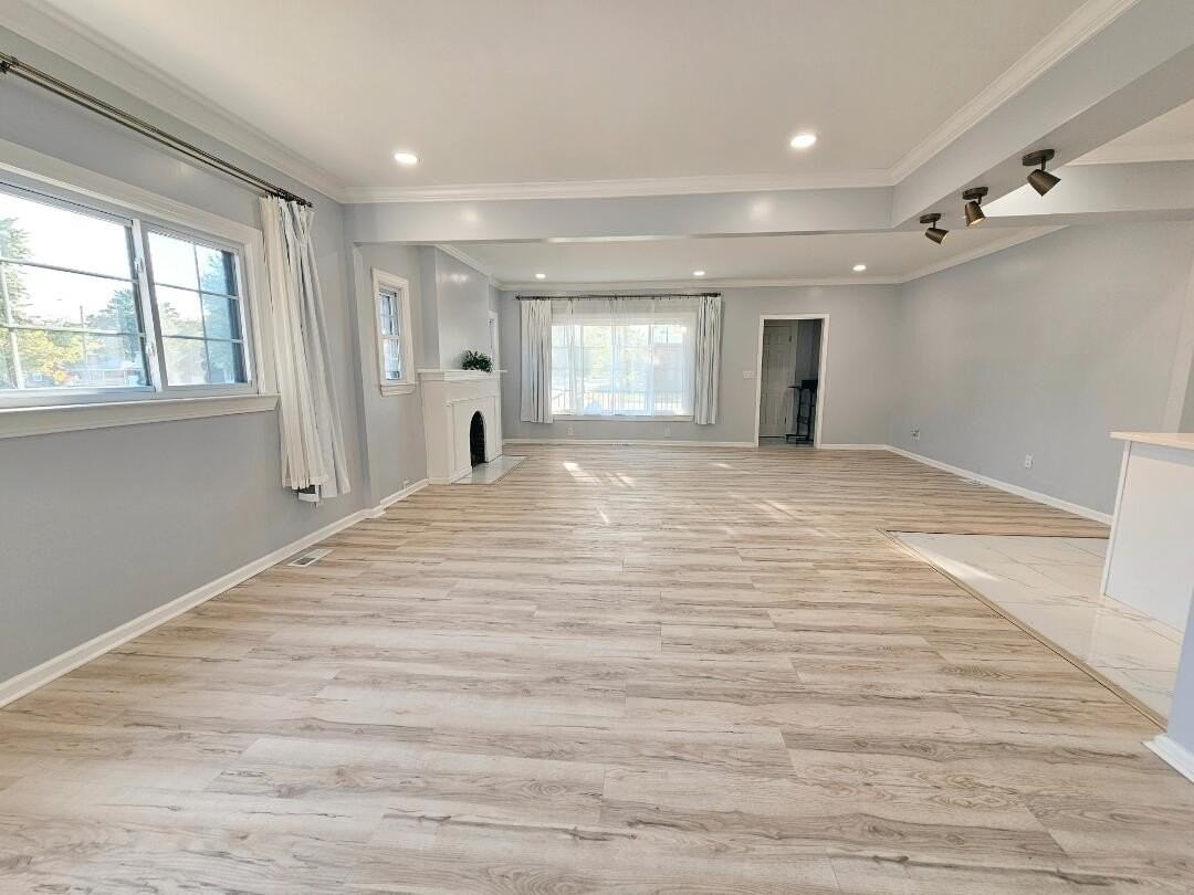 19000 Chandler Park Dr - Photo 3 of 6