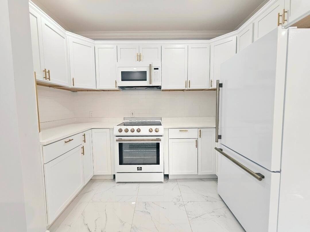 19000 Chandler Park Dr - Photo 5 of 6