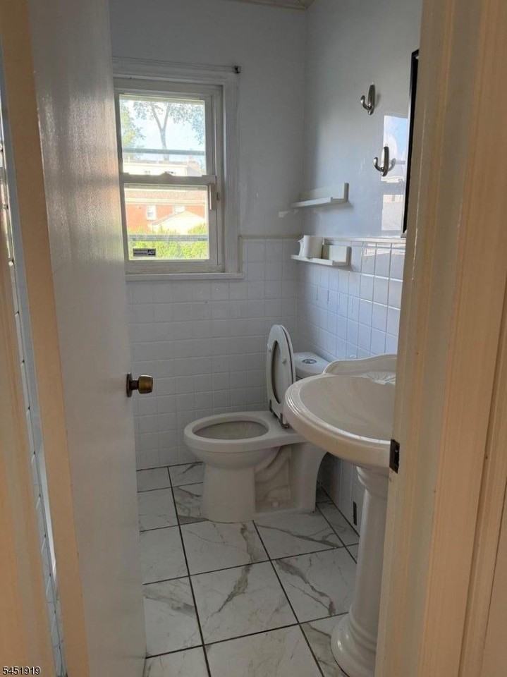 396 Union Ave - Photo 3 of 15
