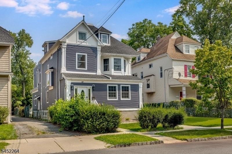 47 Greenwood Ave #1 - Photo 4 of 33