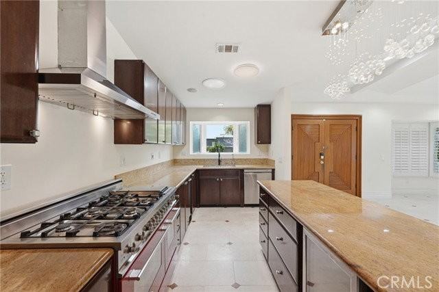 926 N Rowell Ave - Photo 7 of 8