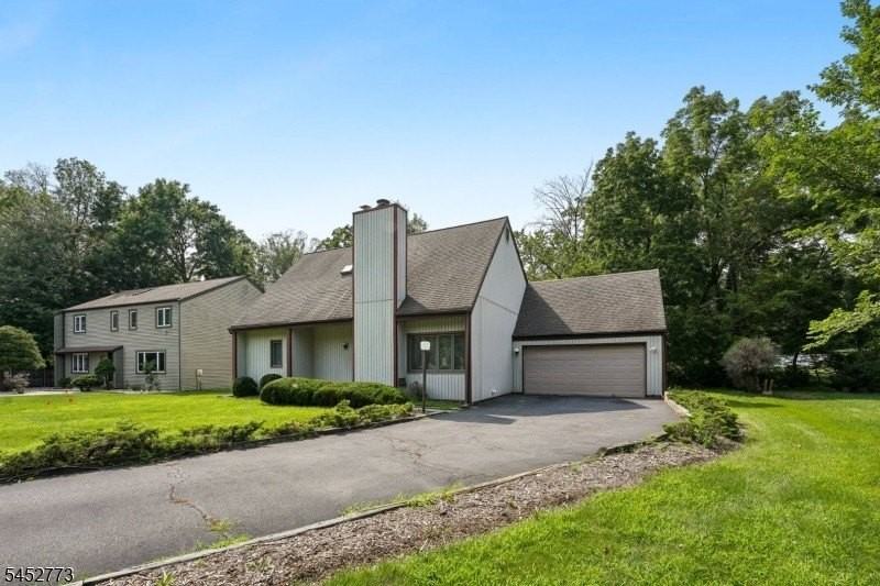 4 Arbor Ct - Photo 4 of 39