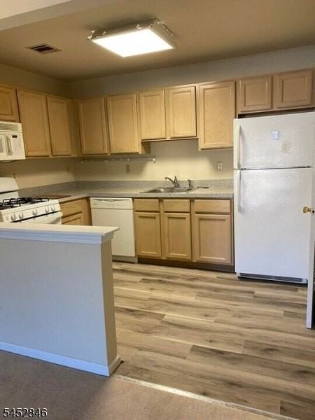 220 Cambridge Ct - Photo 3 of 17