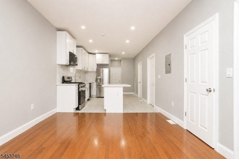734 Summer Ave 1st Fl #1 - Photo 2 of 16
