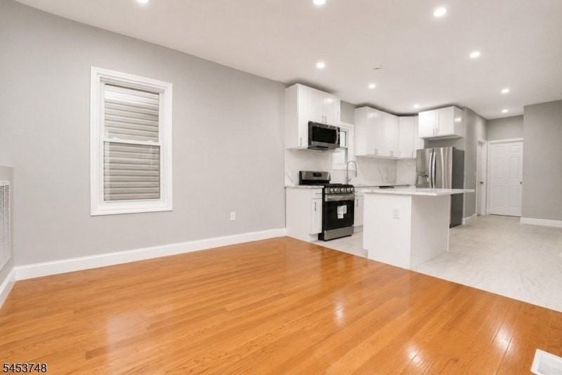 734 Summer Ave 1st Fl #1 - Photo 7 of 16