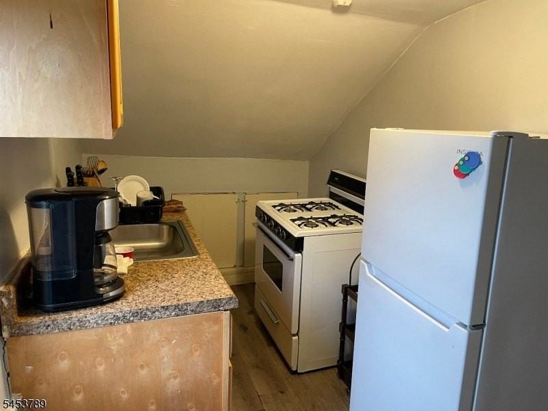 318 E 1st Ave #3 - Photo 5 of 6