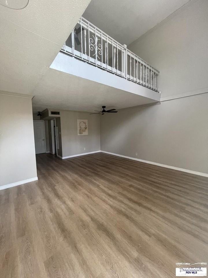 802 Continental Dr #2 - Photo 5 of 19