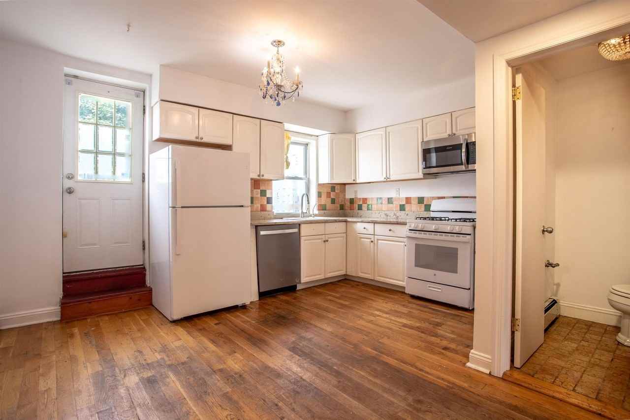 639 Palisade Ave #2 - Photo 7 of 39