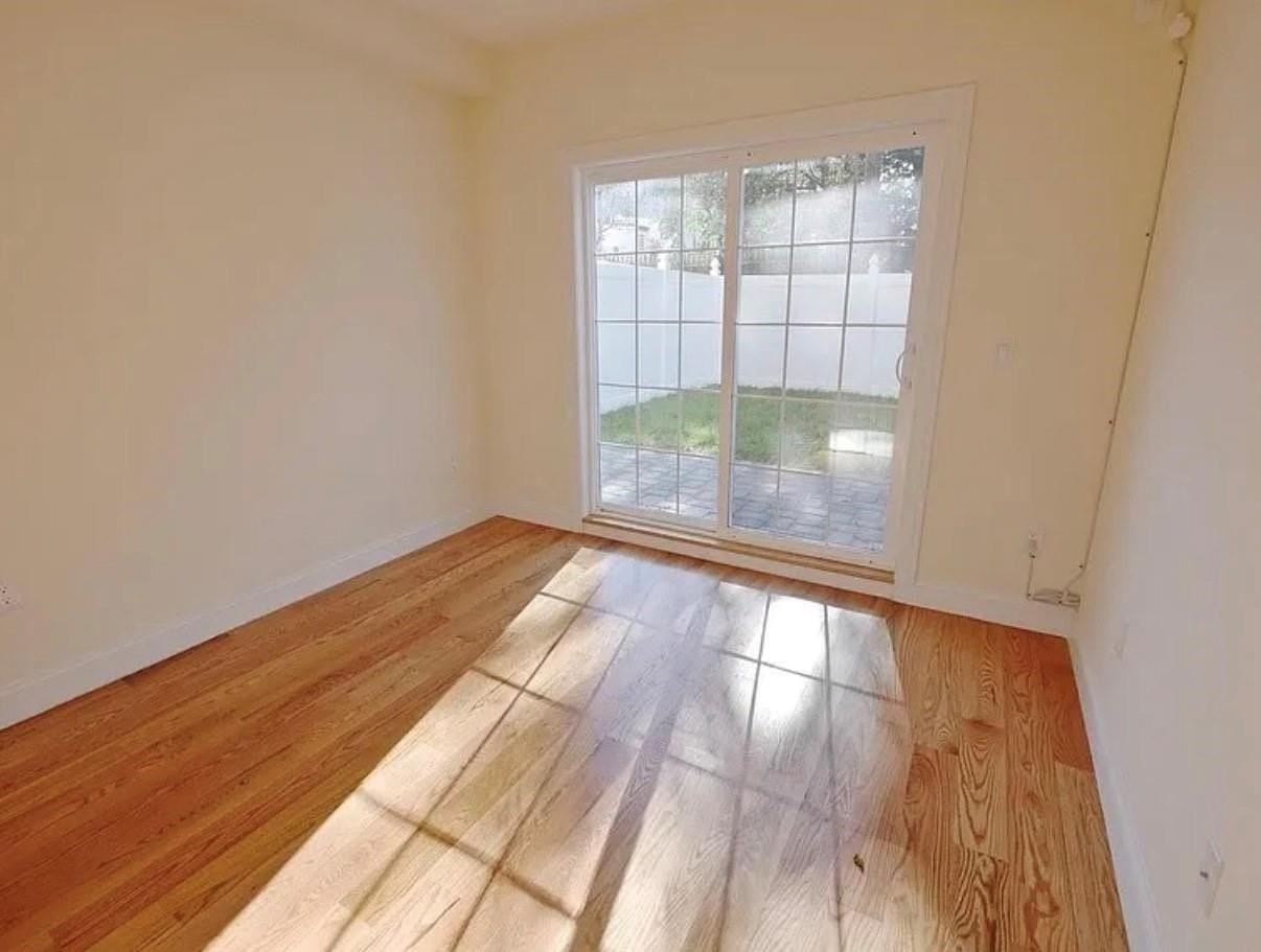 489 Mercer St #1 - Photo 3 of 9