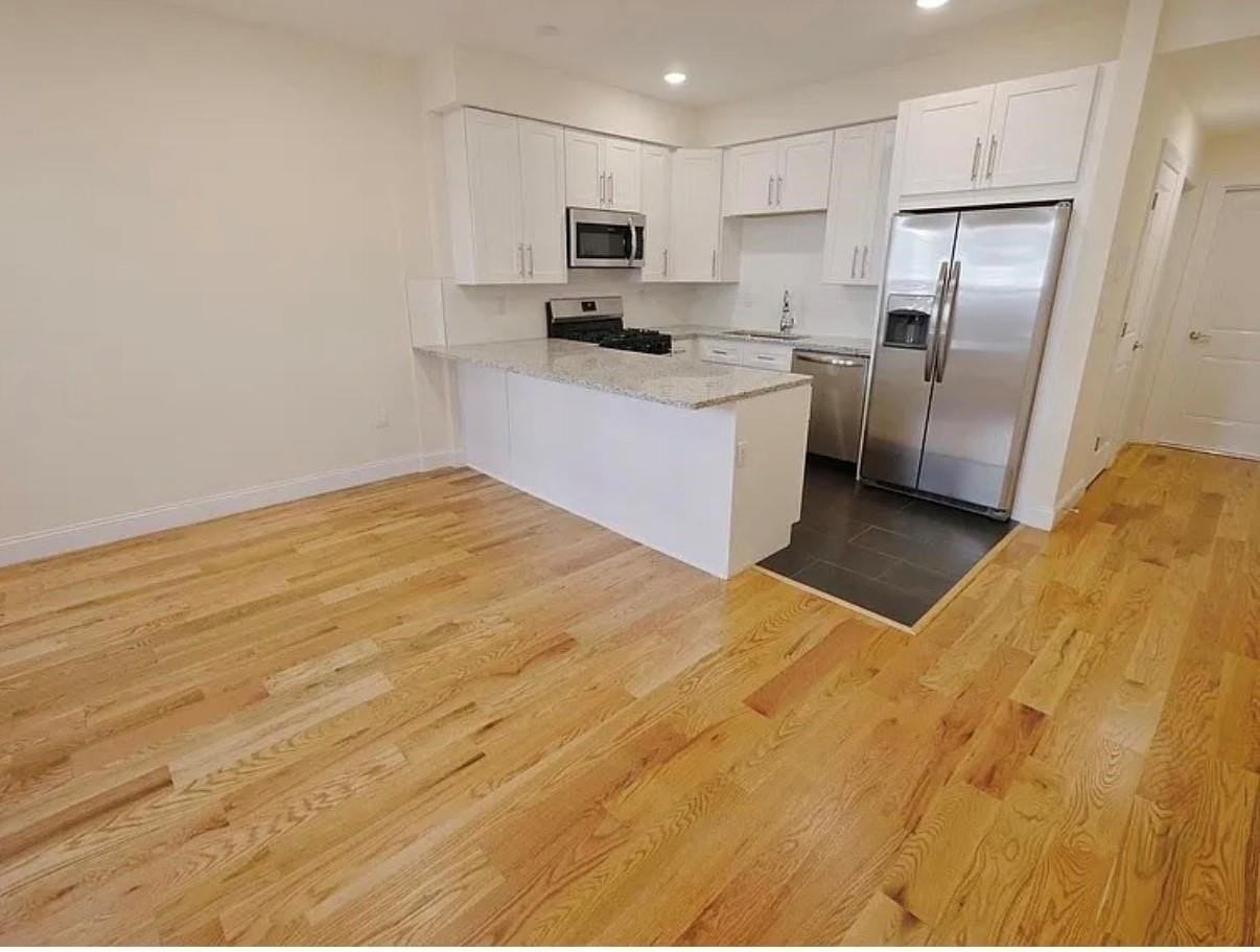 489 Mercer St #1 - Photo 5 of 9