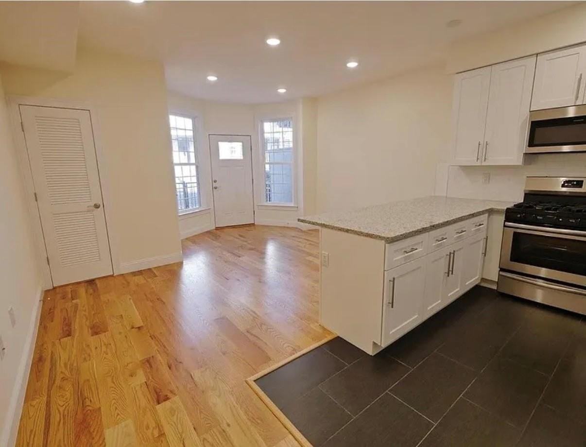 489 Mercer St #1 - Photo 6 of 9