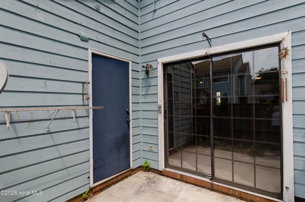1733 41st St #A - Photo 7 of 20