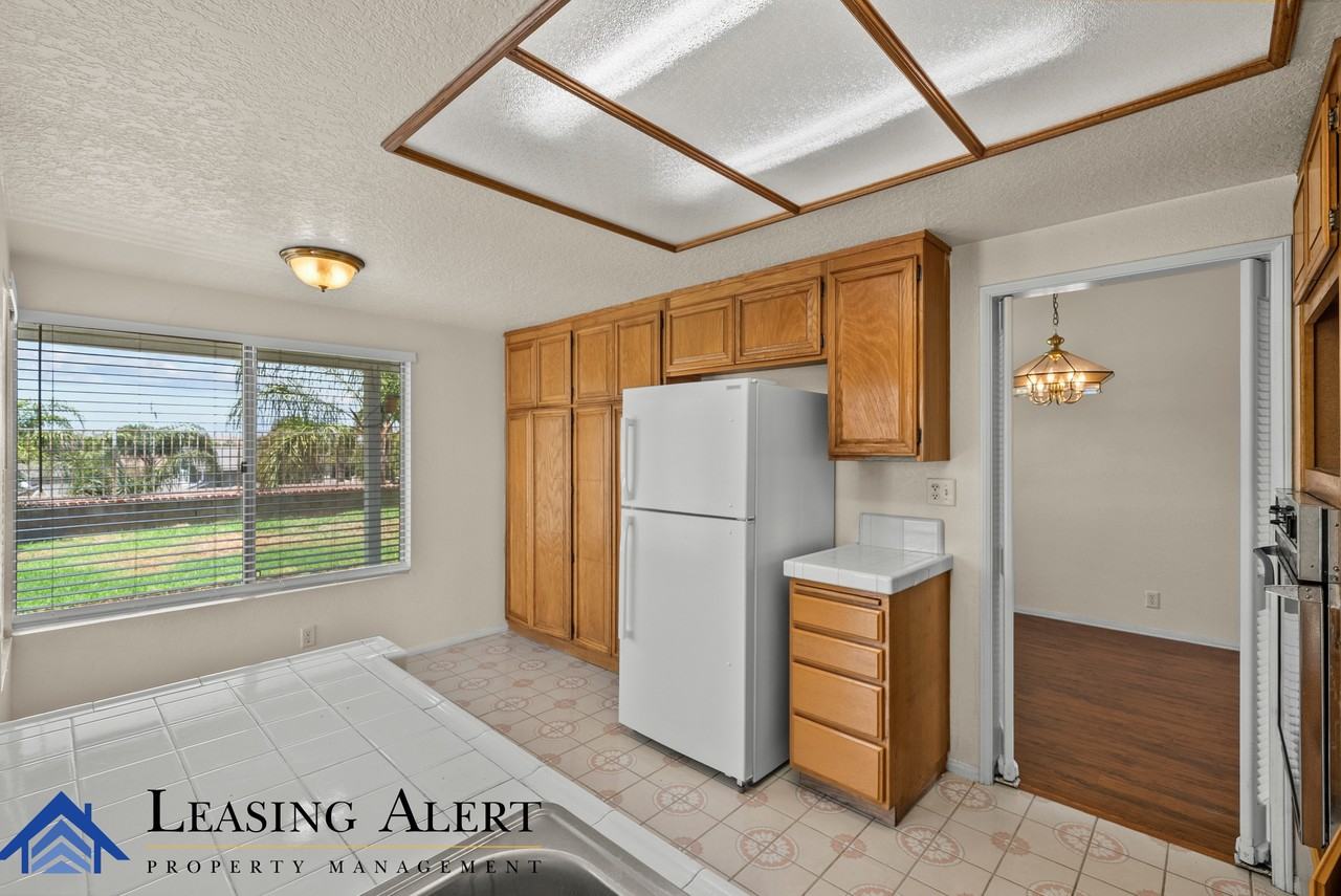 27653 Myrin Ct #1 - Photo 5 of 21