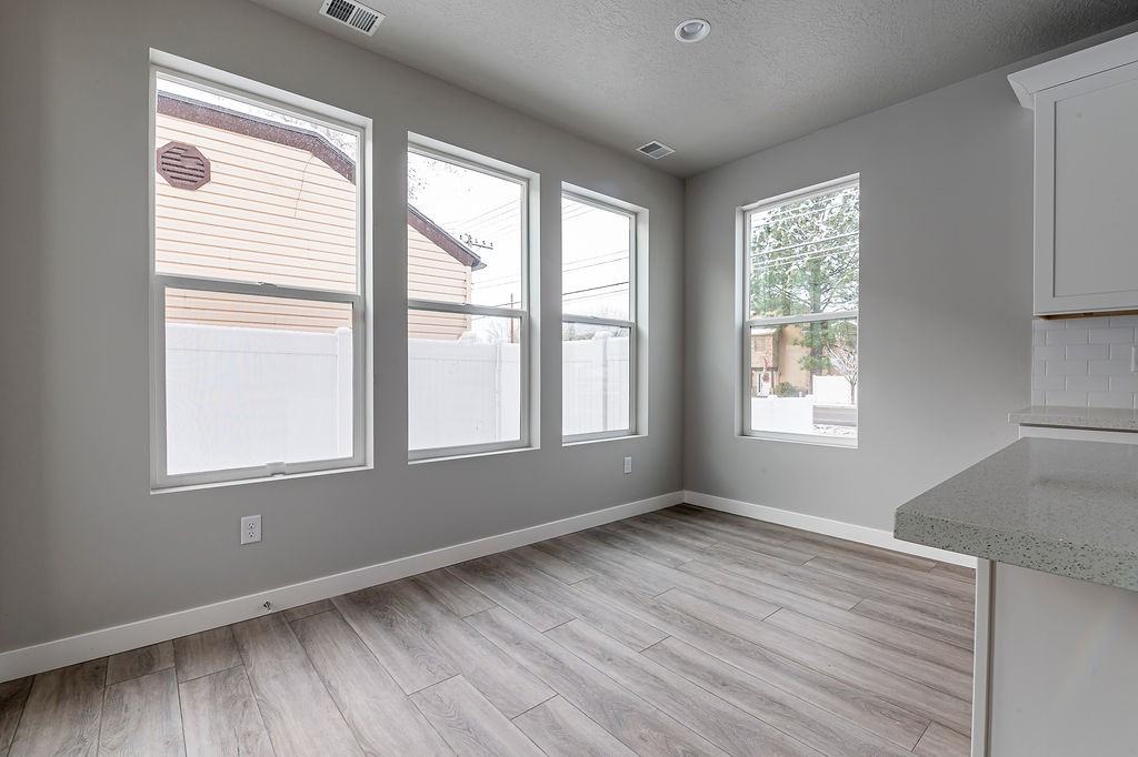 712 Zekes Ct #712 - Photo 7 of 29