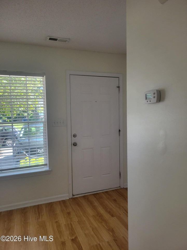 1129 Pueblo Dr - Photo 2 of 8